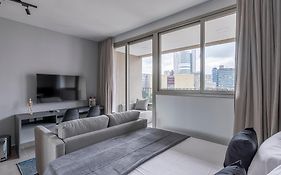 BHaus Jardins VN Melo Alves - Studio Premium com Varanda e Vista Incrível 16o andar - Oscar Freire 200m - Academia - Lavanderia - Vaga de Garagem - Metrô 300m - Acomoda 2 pessoas - ma64